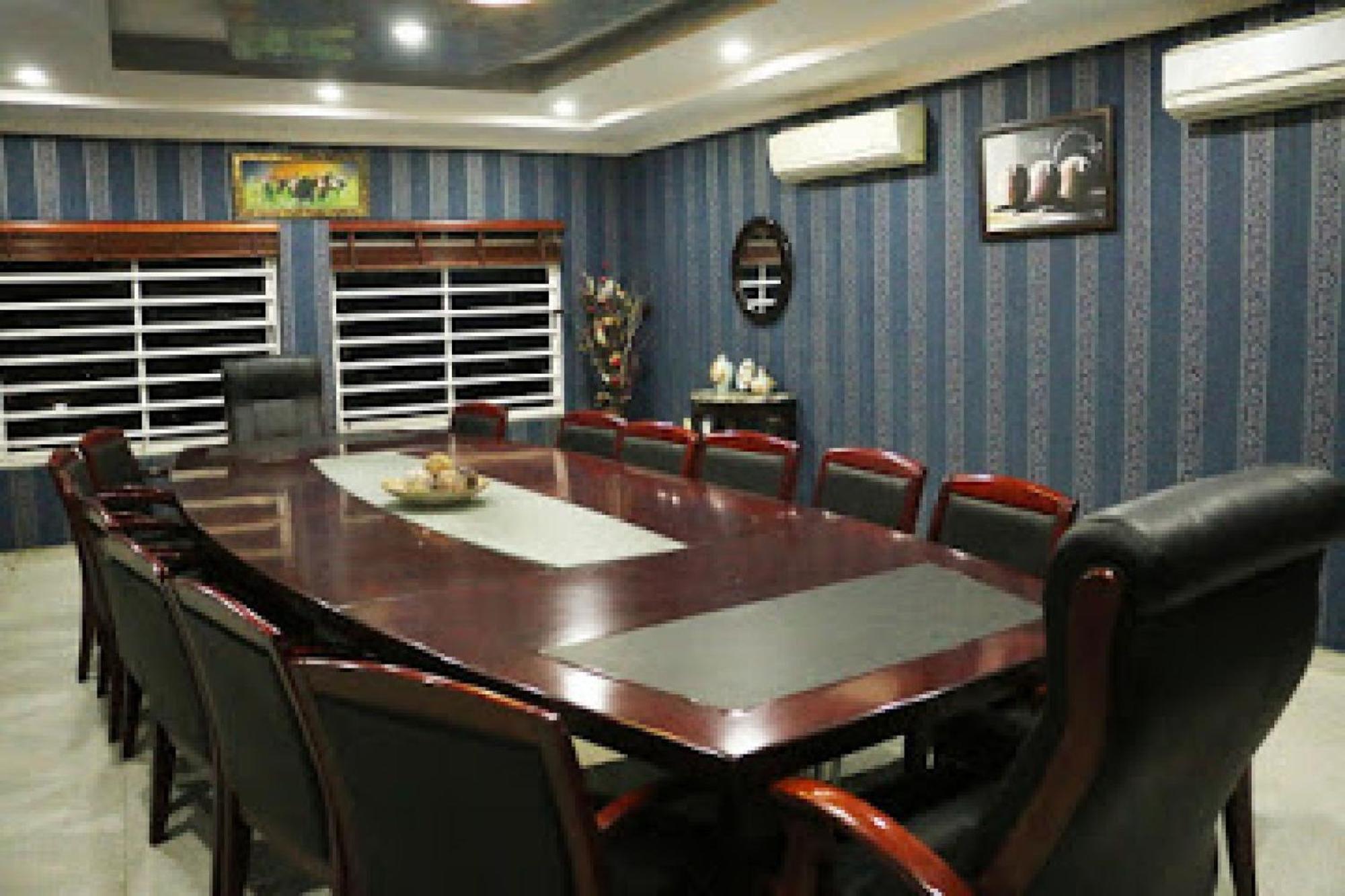Room In Lodge - All Seasons Hotel-Owerri Esterno foto